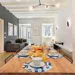 Whome | Ls48 Prime Location Upscale Family Apartment *