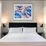 Whome | Ls48 Prime Location Upscale Family Apartment *