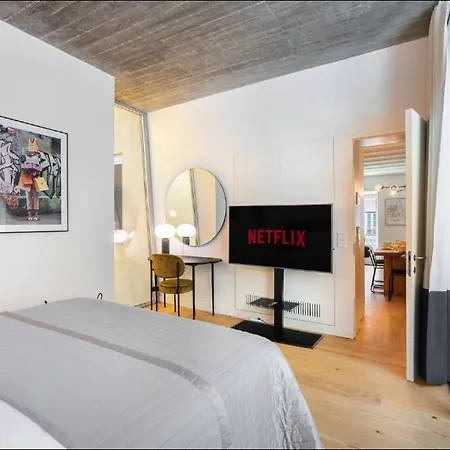 Whome | Ls48 Prime Location Upscale Family Apartment *